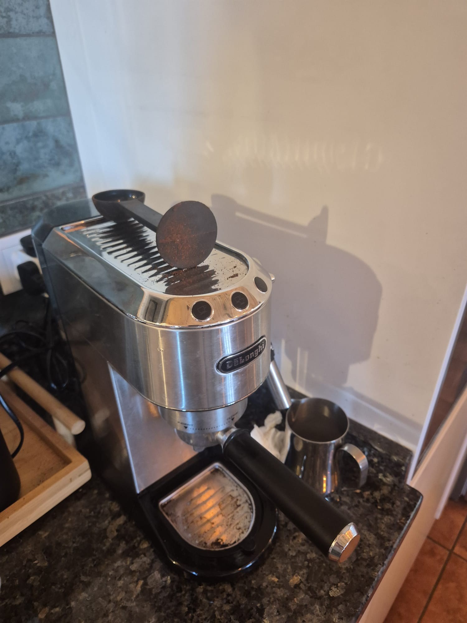 De'Longhi EC685M Dedica Deluxe Automatic Espresso Machine