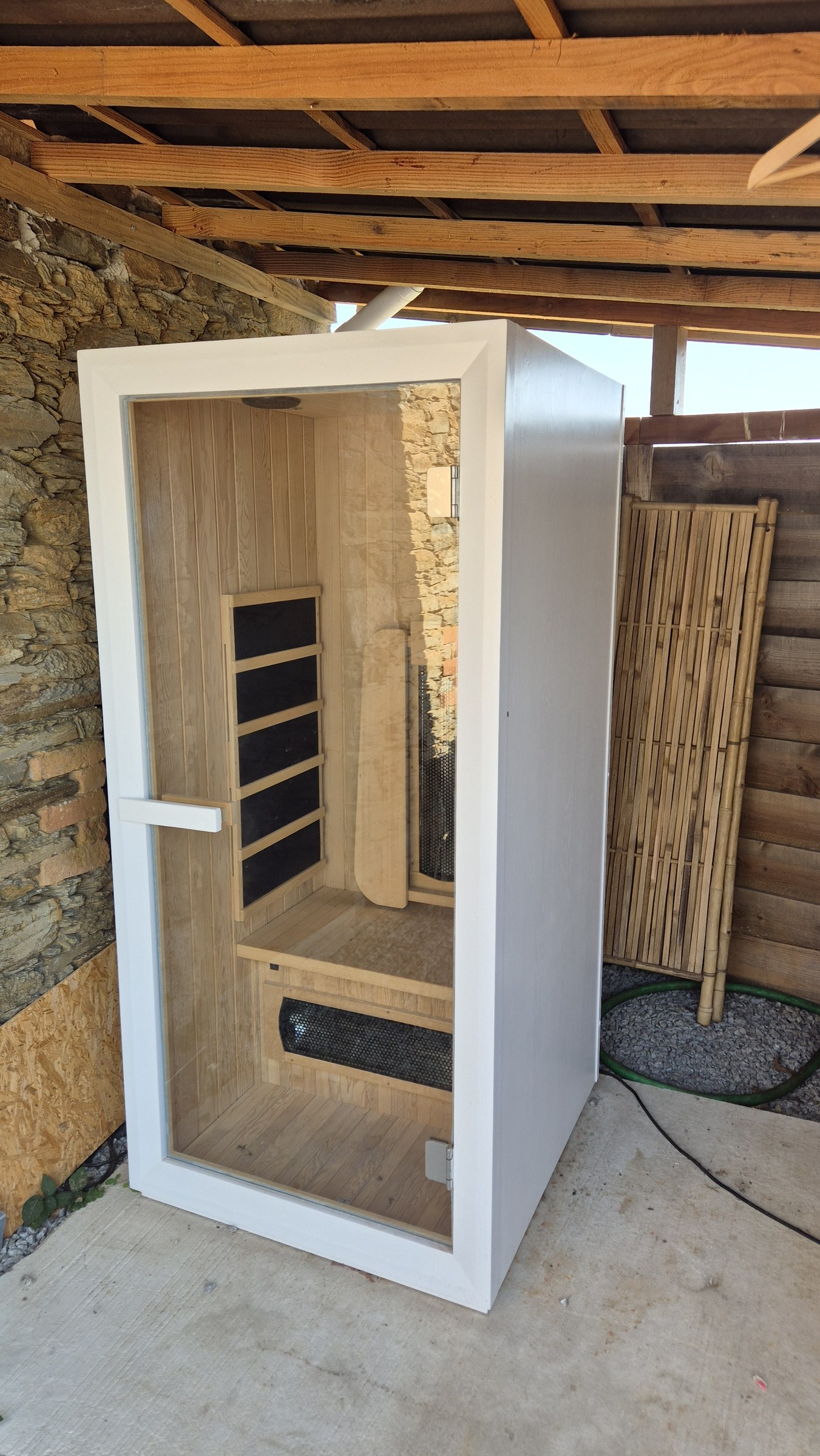 France Sauna Individual Infrared Sauna Cabin – Excellent Condition