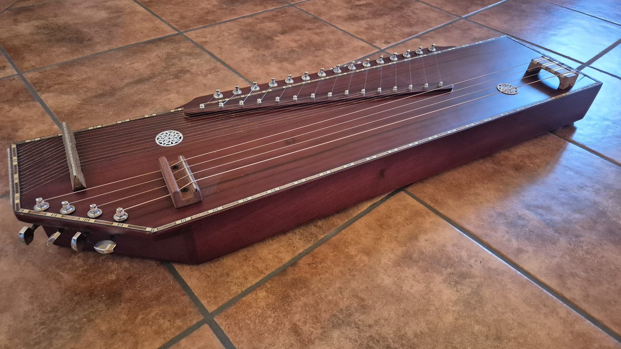 Indian Handcrafted Hybrid Sur Tanpura / Swarmandal-Tanpura (Box Tanpura with Swarmandal Harp Strings)