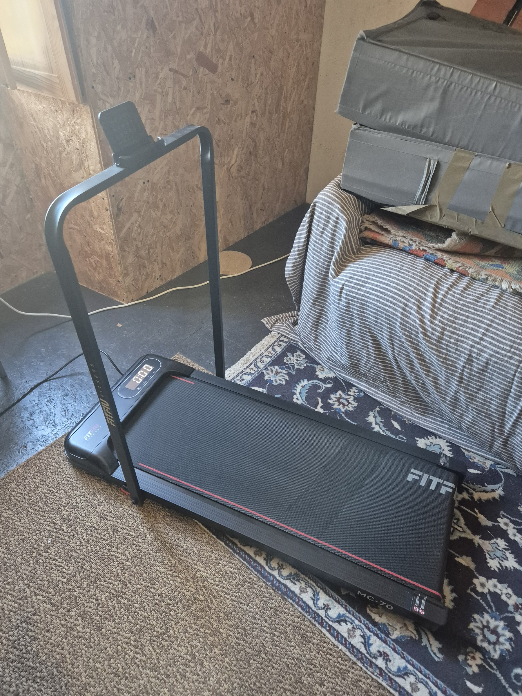 FITFIU MC-70 Folding Treadmill – 10 km/h, Manual Incline