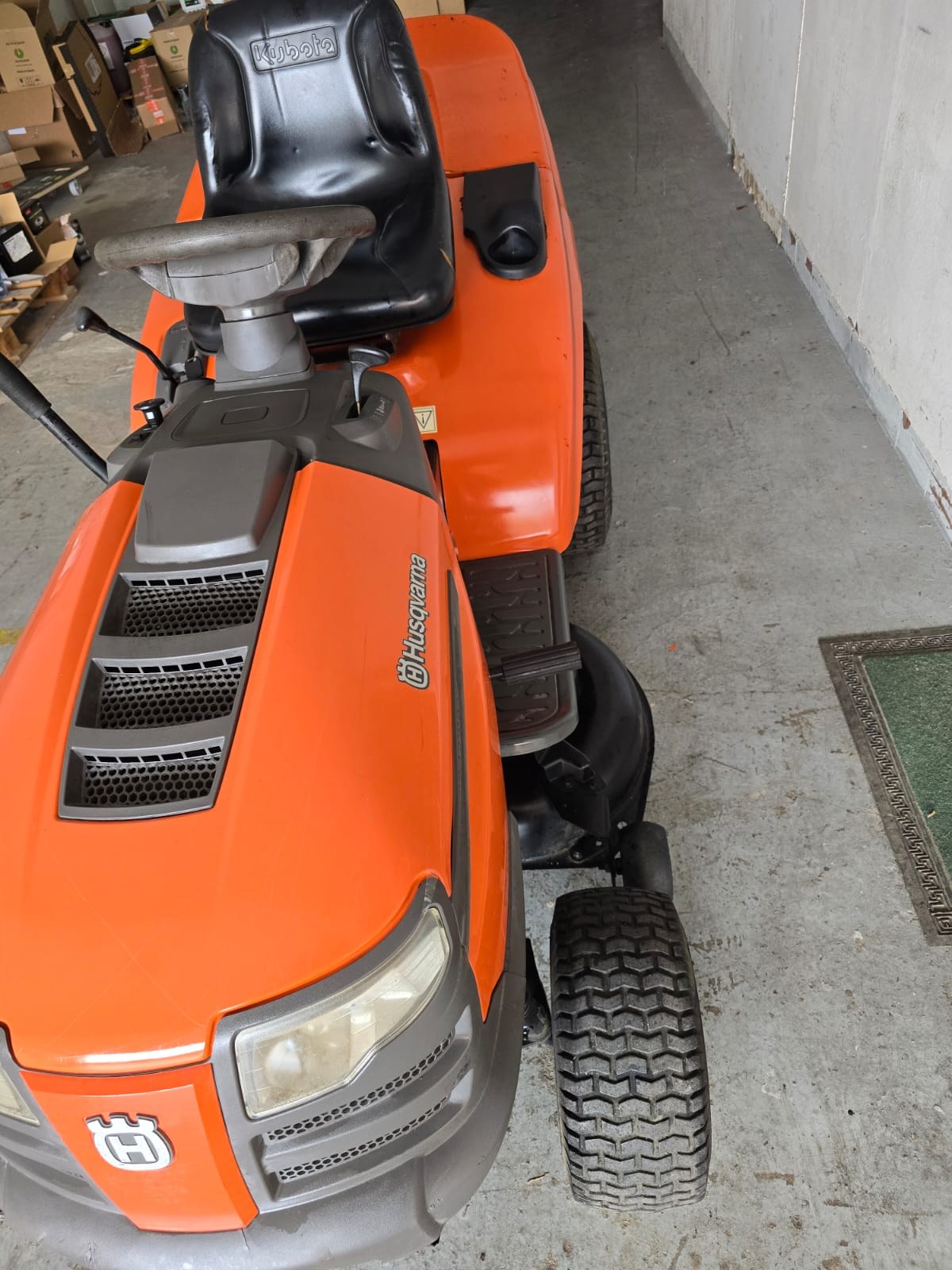 Husqvarna CTH171 Ride-On Mower